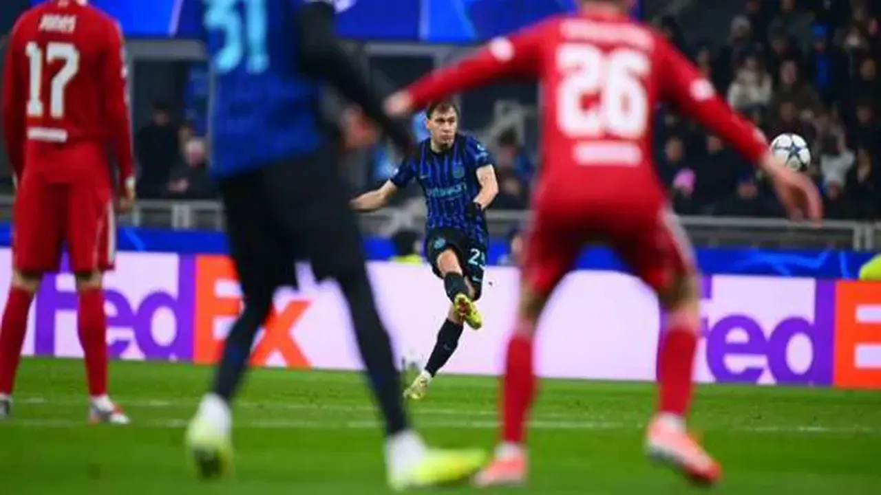 تقنية الفيديو تؤثر على مجريات مباراة ليفربول وإنتر ميلان في دوري الأبطال وتصنع شوطًا سلبيًا